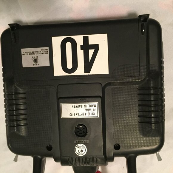 FUTABA T6XA TRANSMITTER- POWERS ON - UNTESTED - AS IS--FOR PARTS Light comes on - Picture 3 of 6